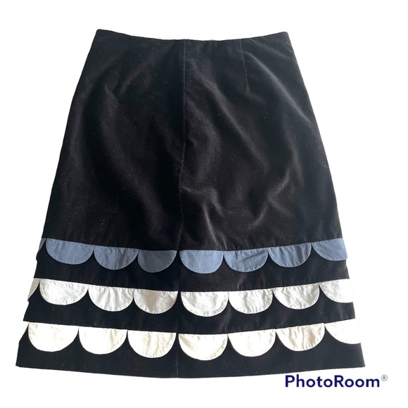 Boden Dresses & Skirts - NWOT Boden velvet fully lined side zip skirt scalloped detail Size 4R